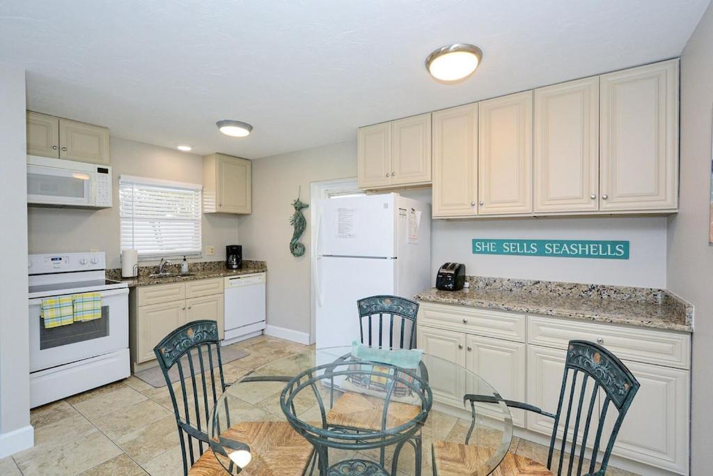 Canal 309 - Right In Siesta Key Village! Экстерьер фото