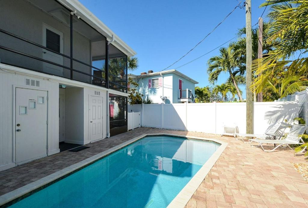 Canal 309 - Right In Siesta Key Village! Экстерьер фото