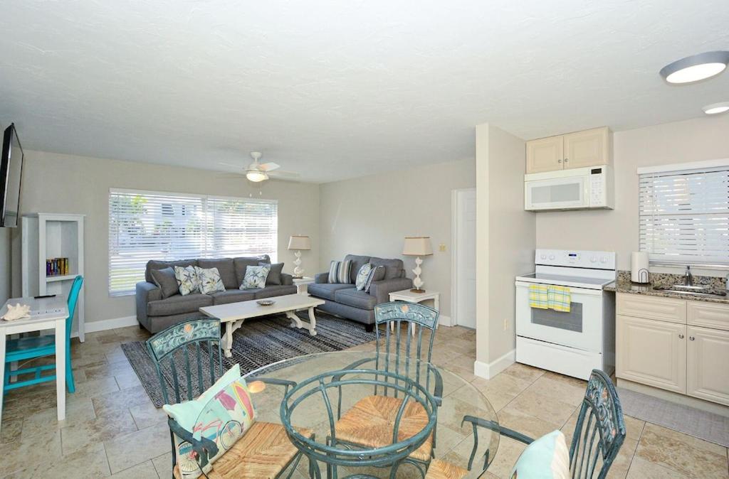 Canal 309 - Right In Siesta Key Village! Экстерьер фото