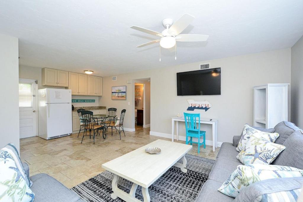 Canal 309 - Right In Siesta Key Village! Экстерьер фото