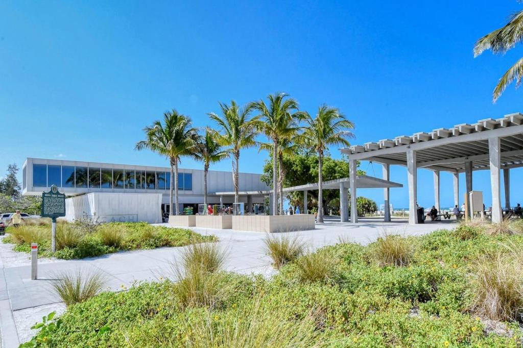 Canal 309 - Right In Siesta Key Village! Экстерьер фото