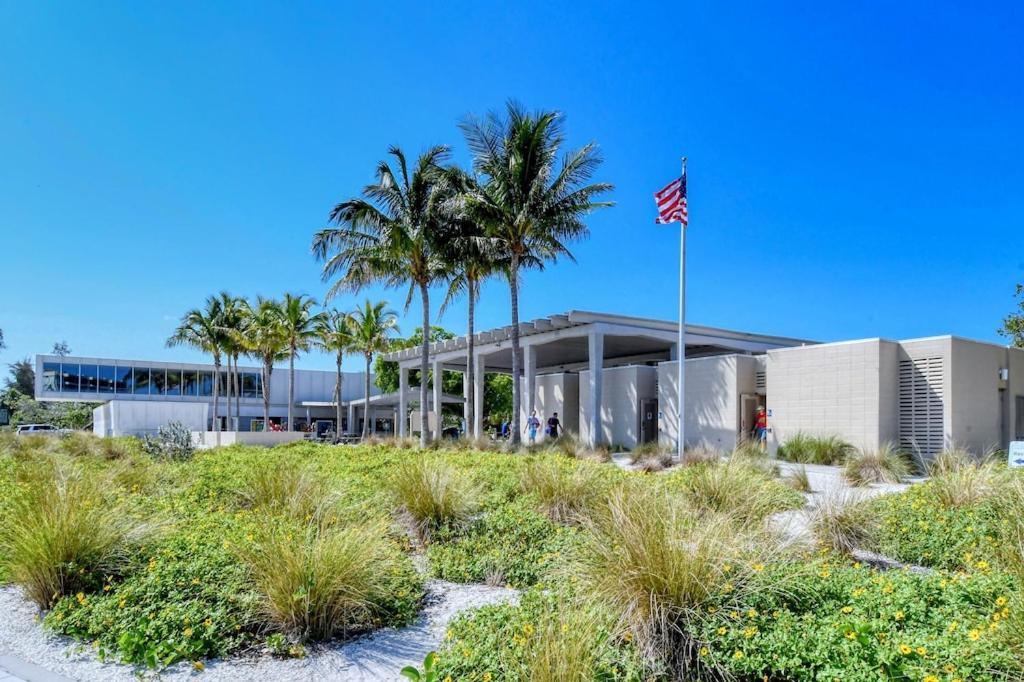 Canal 309 - Right In Siesta Key Village! Экстерьер фото
