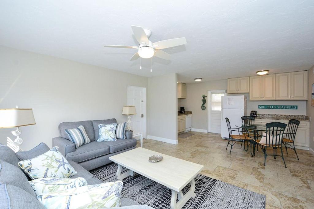 Canal 309 - Right In Siesta Key Village! Экстерьер фото