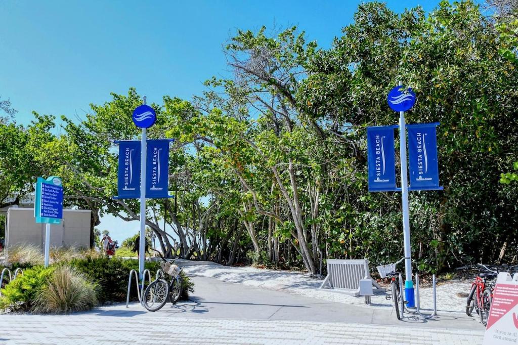 Canal 309 - Right In Siesta Key Village! Экстерьер фото